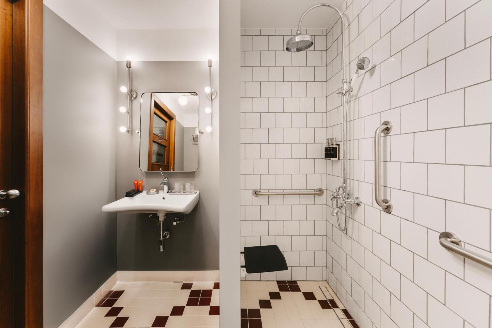 Hotel Afisha Tbilisi Ngoại thất bức ảnh